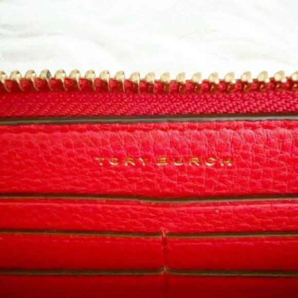 TORY BURCH | Large Red Zip Around Leather Wallet Long Gold Tone Hardware - Picture 8 of 8